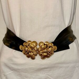 Vtg 1973 Mimi Din Black Adjustable Belt with Gold Seashell Pattern Buckle